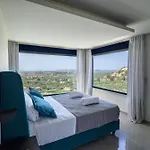 Reina Del Cielo Luxury Villa *