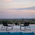 Reina Del Cielo Luxury * Pírgos