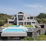 Reina Del Cielo Luxury Villa