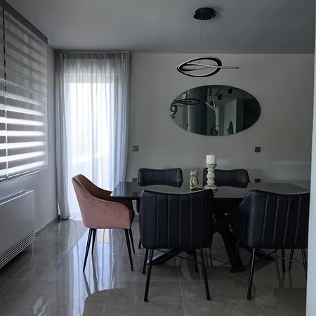 Reina Del Cielo Luxury *