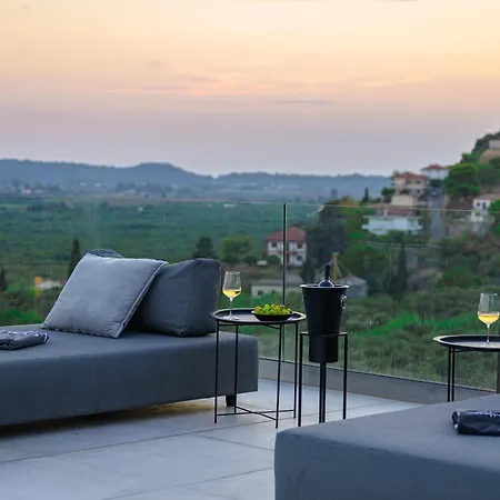 Reina Del Cielo Luxury Villa