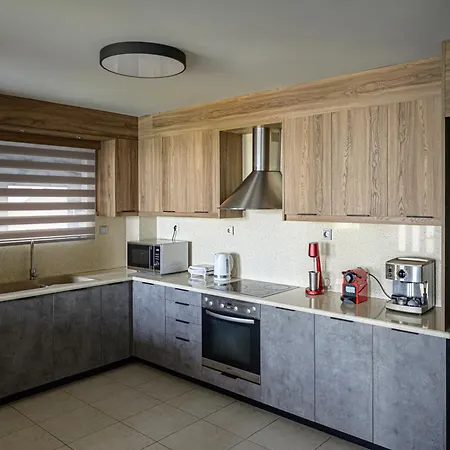 Reina Del Cielo Luxury