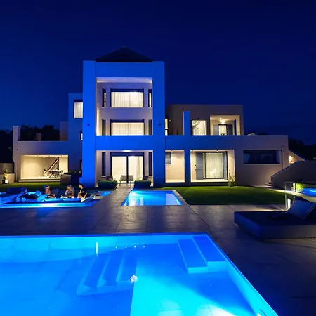 Reina Del Cielo Luxury