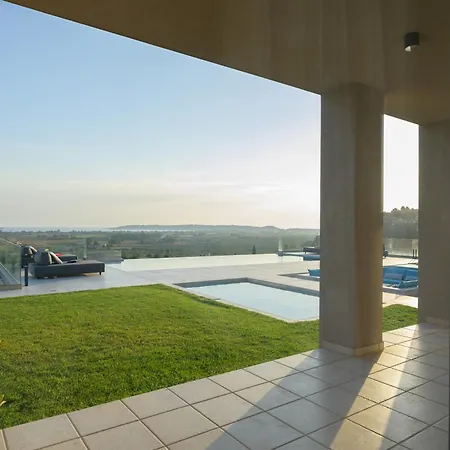 Reina Del Cielo Luxury