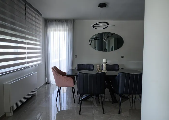 Reina Del Cielo Luxury *