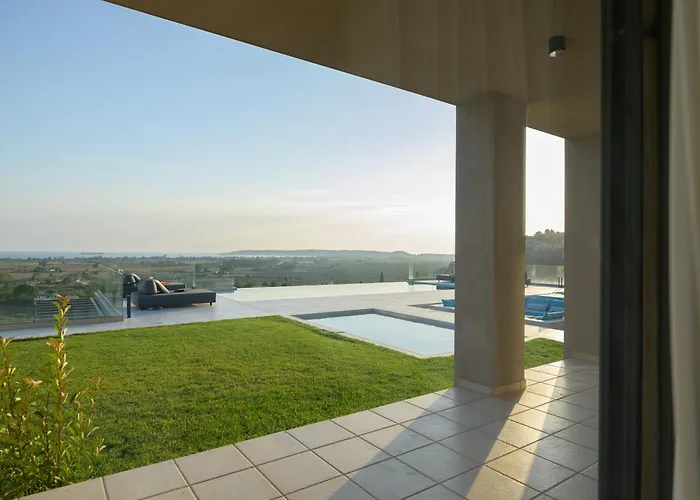 Reina Del Cielo Luxury