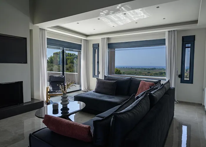 Reina Del Cielo Luxury Пиргос